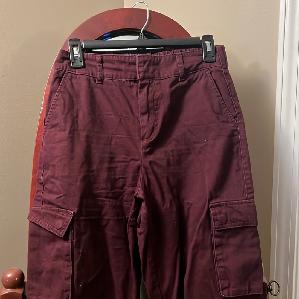 Forever 21 Maroon colored cargo pants. Size Small in Women’s.